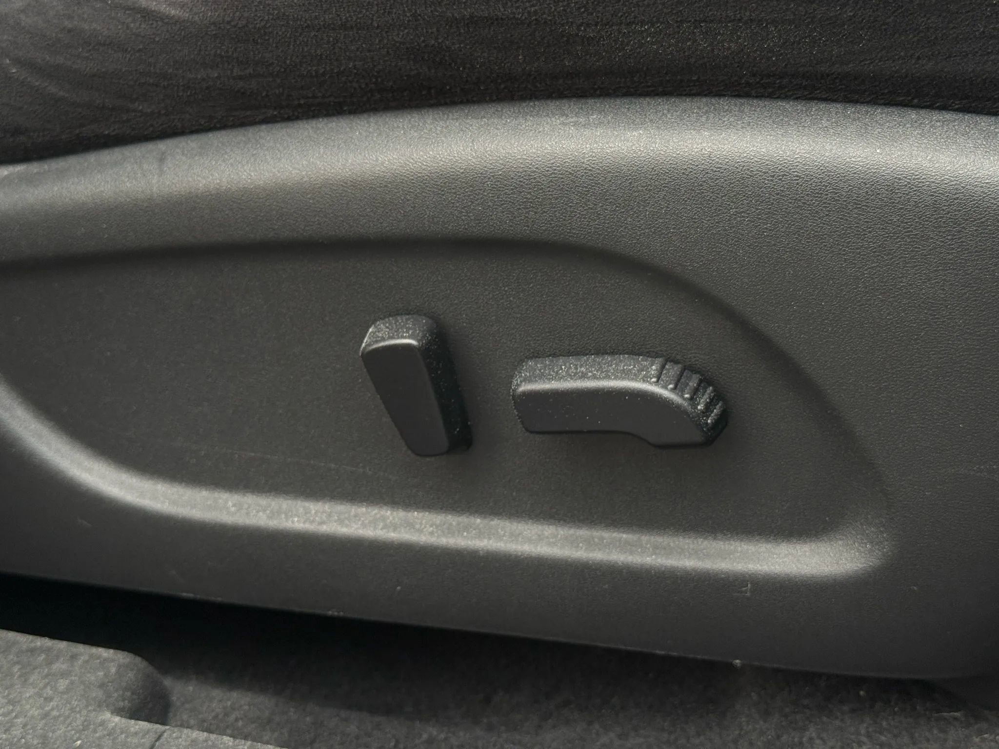 Used 2018 Nissan Murano SV image 24