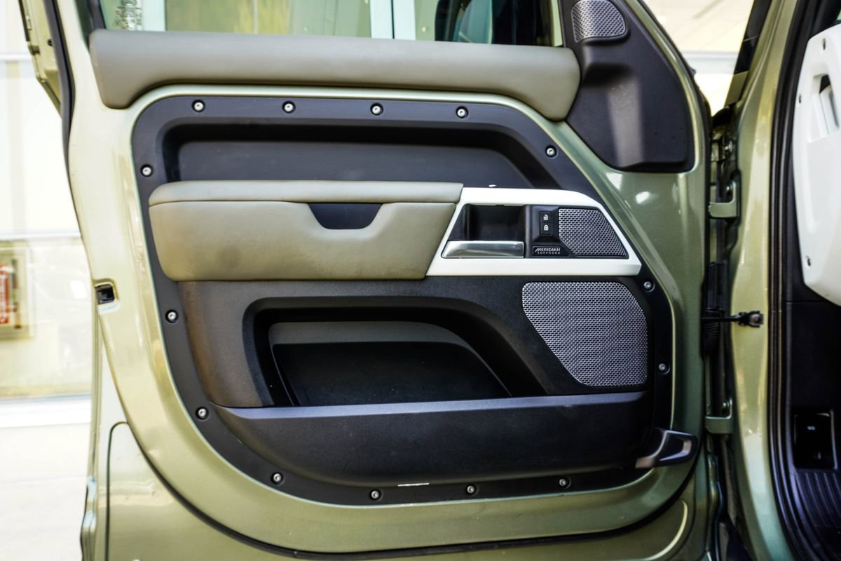 Used 2021 Land Rover Defender 110 X-Dynamic HSE image 33