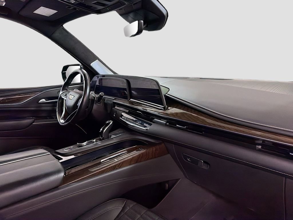 Used 2024 Cadillac Escalade Sport Platinum w/ LPO, ONYX Package image 32