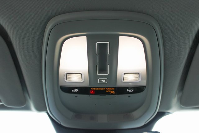 Used 2025 Volvo XC60 B5 Plus image 30