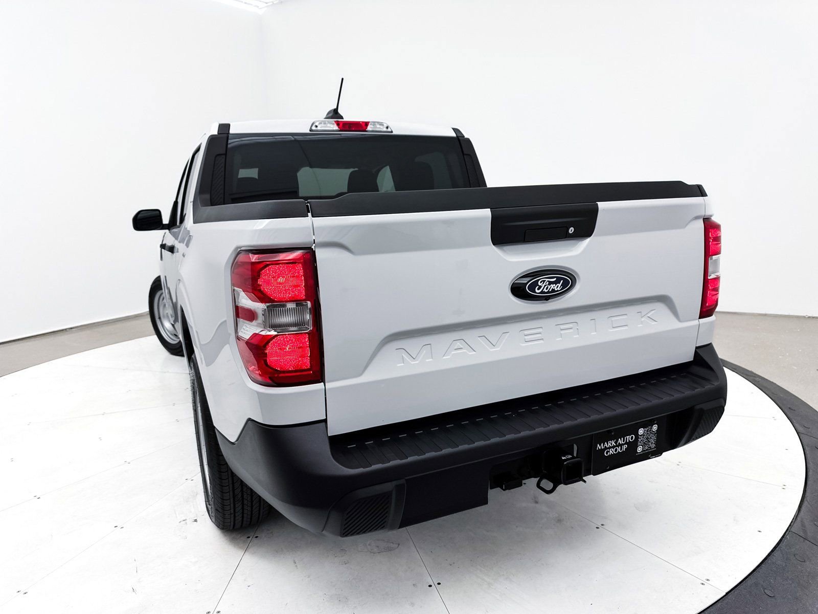 Used 2025 Ford Maverick XL w/ Equipment Group 102A image 8