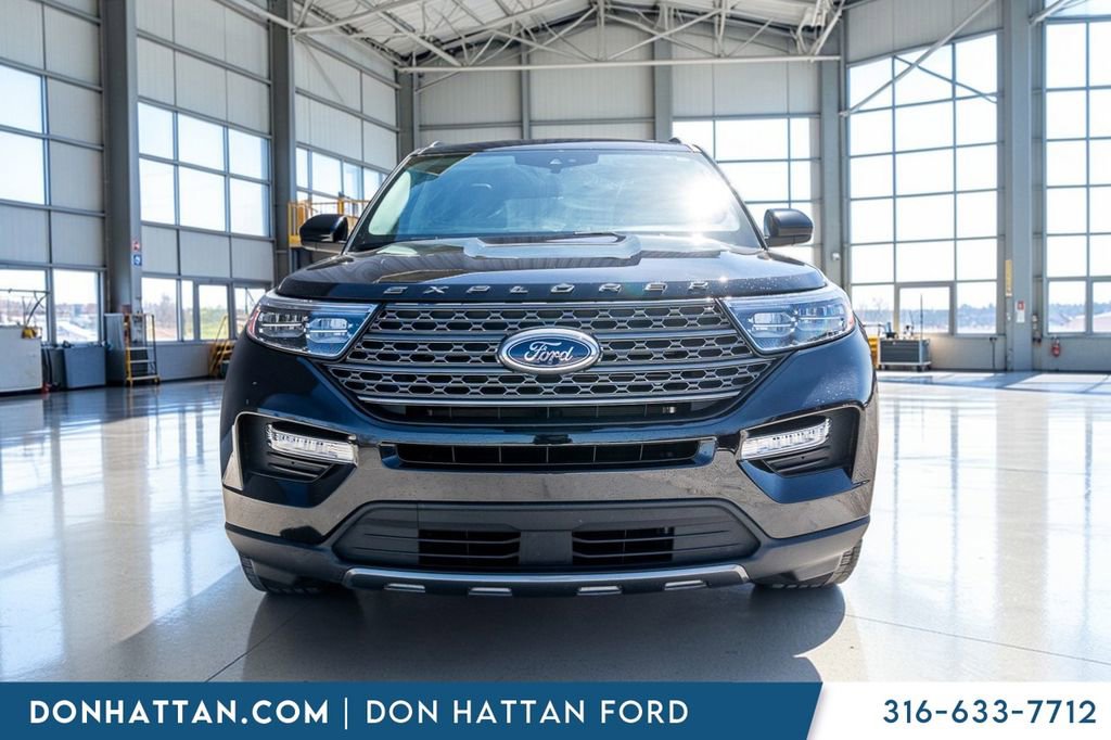 Used 2023 Ford Explorer XLT w/ Equipment Group 202A AWD/4WD image 28