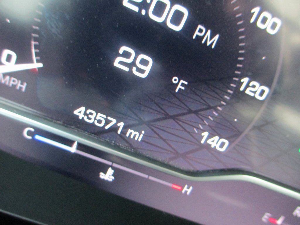 Used 2022 GMC Yukon XL Denali image 32