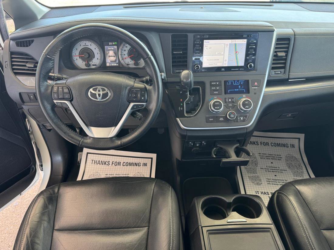 Used 2020 Toyota Sienna SE Premium w/ Nightshade Edition image 10