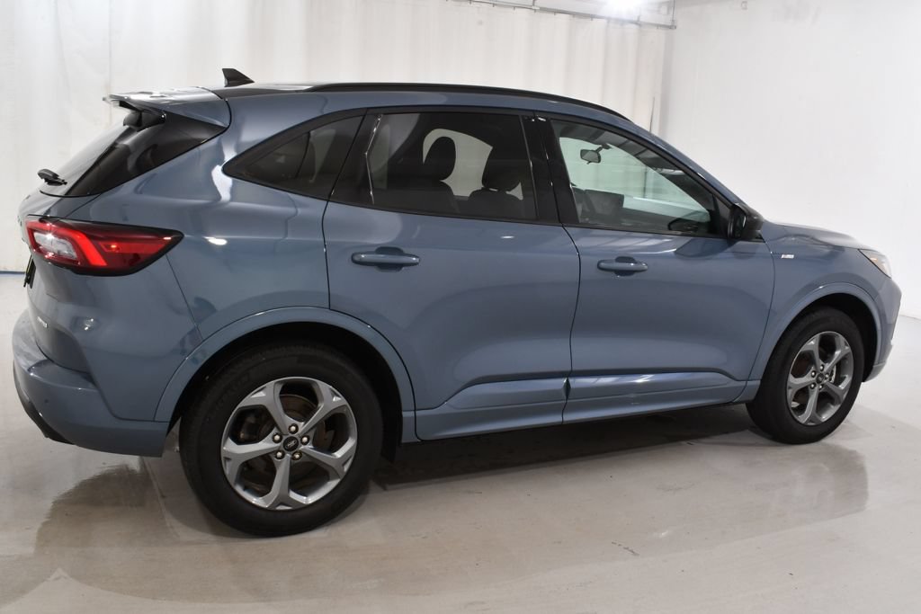 Used 2024 Ford Escape ST-Line w/ Tech Pack #1 AWD/4WD image 11
