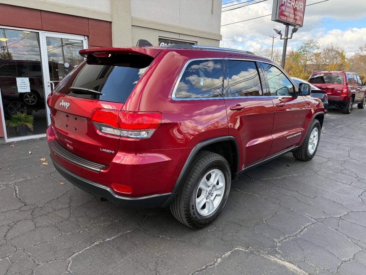 Used 2015 Jeep Grand Cherokee Laredo w/ Quick Order Package 23E AWD/4WD image 6
