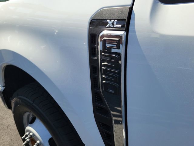 New 2026 Ford F350 XL w/ XL Chrome Package image 19