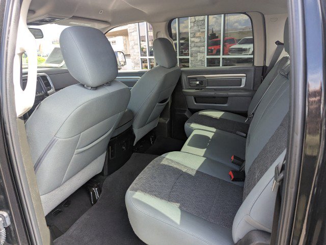 Used 2018 RAM 2500 SLT w/ Luxury Group AWD/4WD image 19
