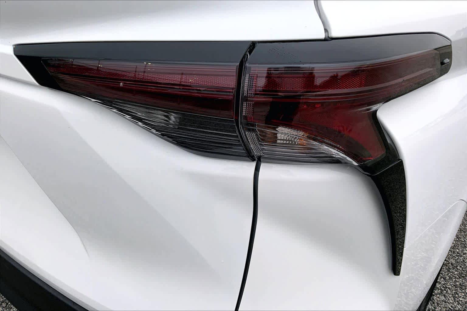 Used 2026 Toyota Sienna LE FWD image 30