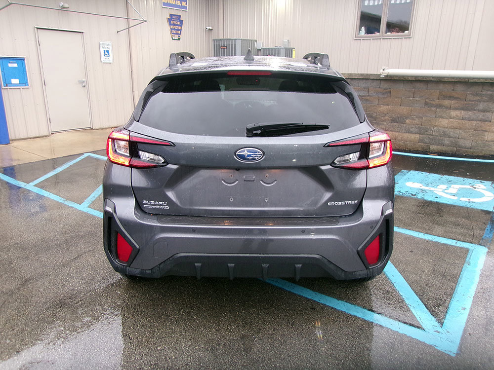 Used 2024 Subaru Crosstrek 2.5i Limited w/ Crosstrek Mirror Package AWD/4WD image 4