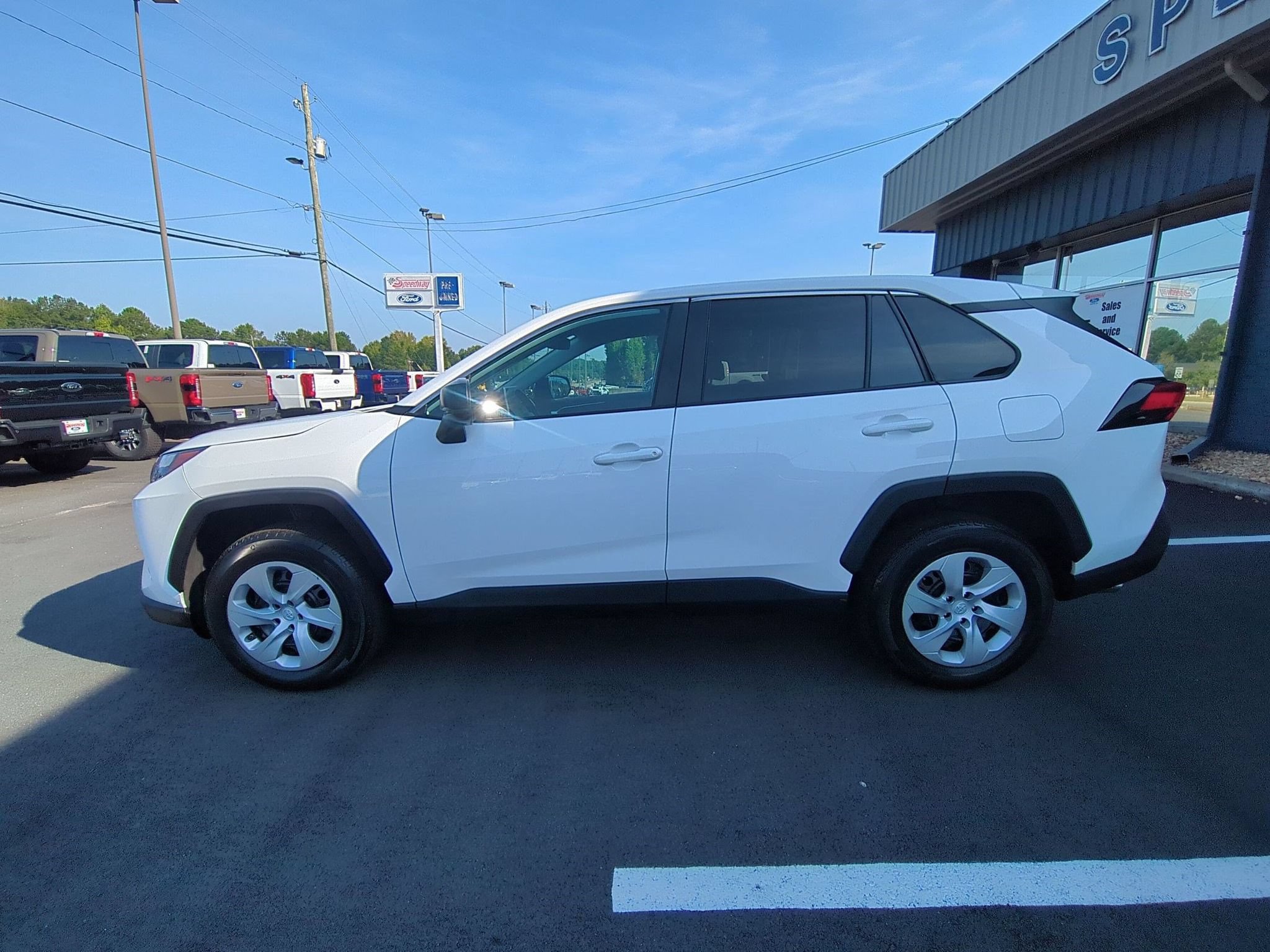 Used 2024 Toyota RAV4 LE FWD image 10