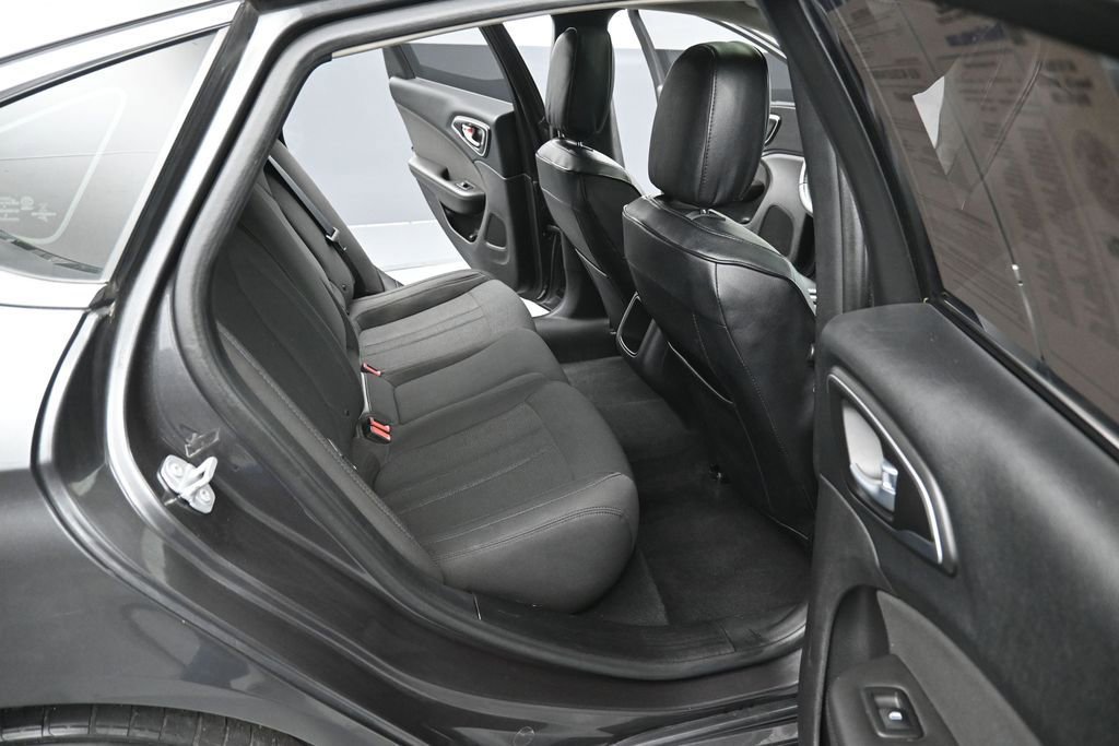 Used 2016 Chrysler 200 Limited w/ Anniversary Edition FWD image 29