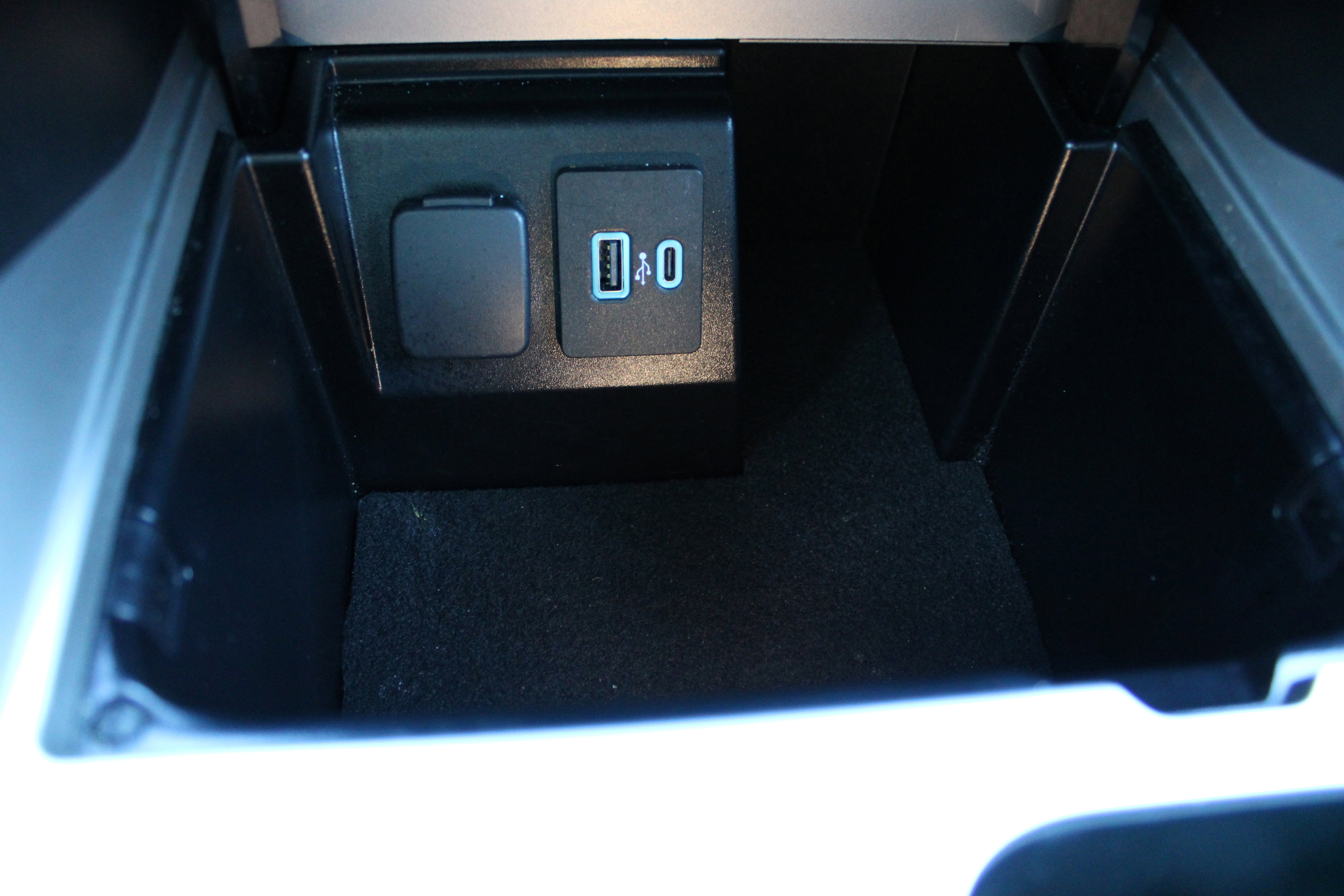 Used 2021 Ford Explorer Limited w/ Equipment Group 301A image 25