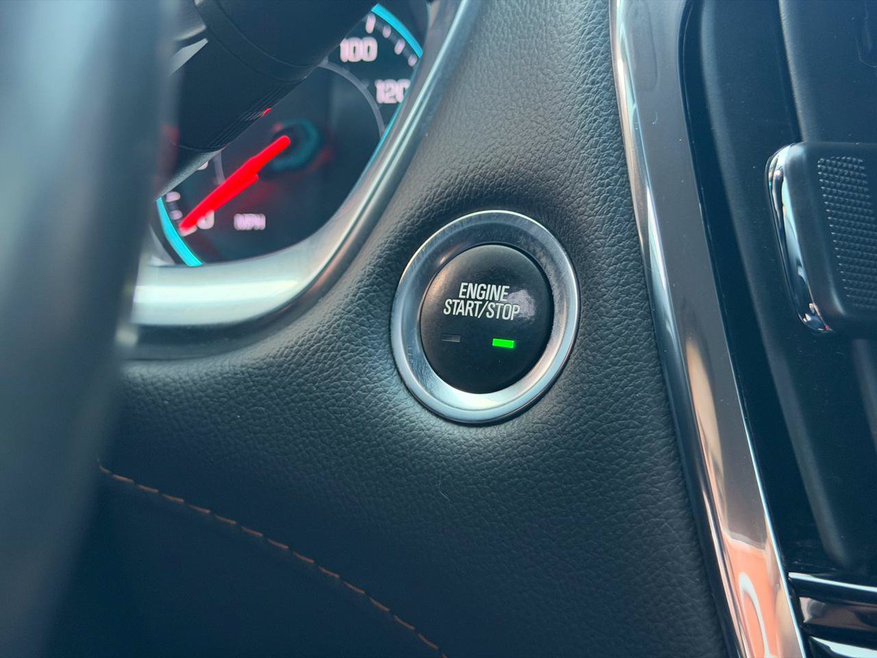 Used 2020 Chevrolet Traverse LT FWD image 33