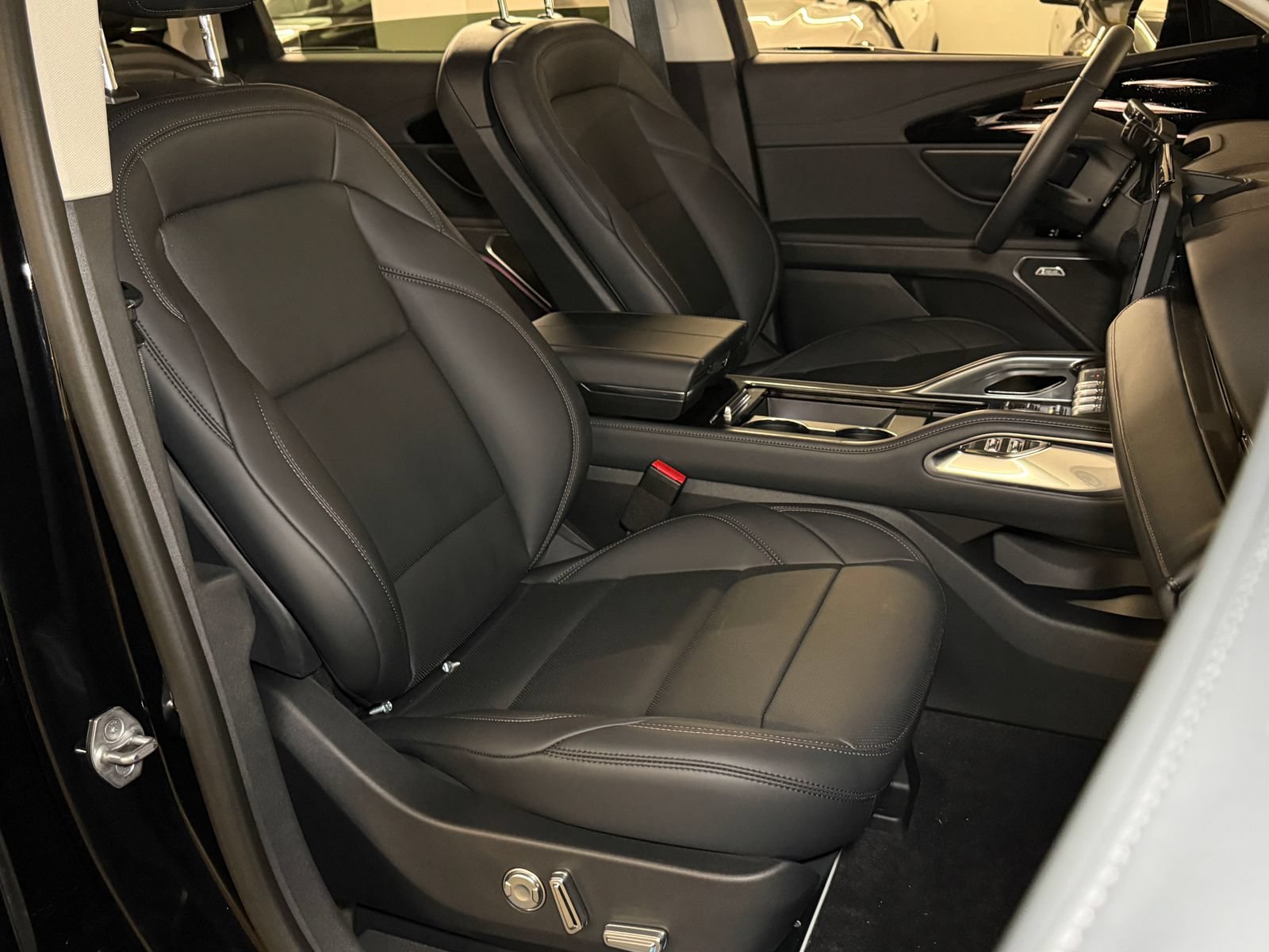 New 2026 Lincoln Nautilus Premier w/ Equipment Group 102A AWD/4WD image 13