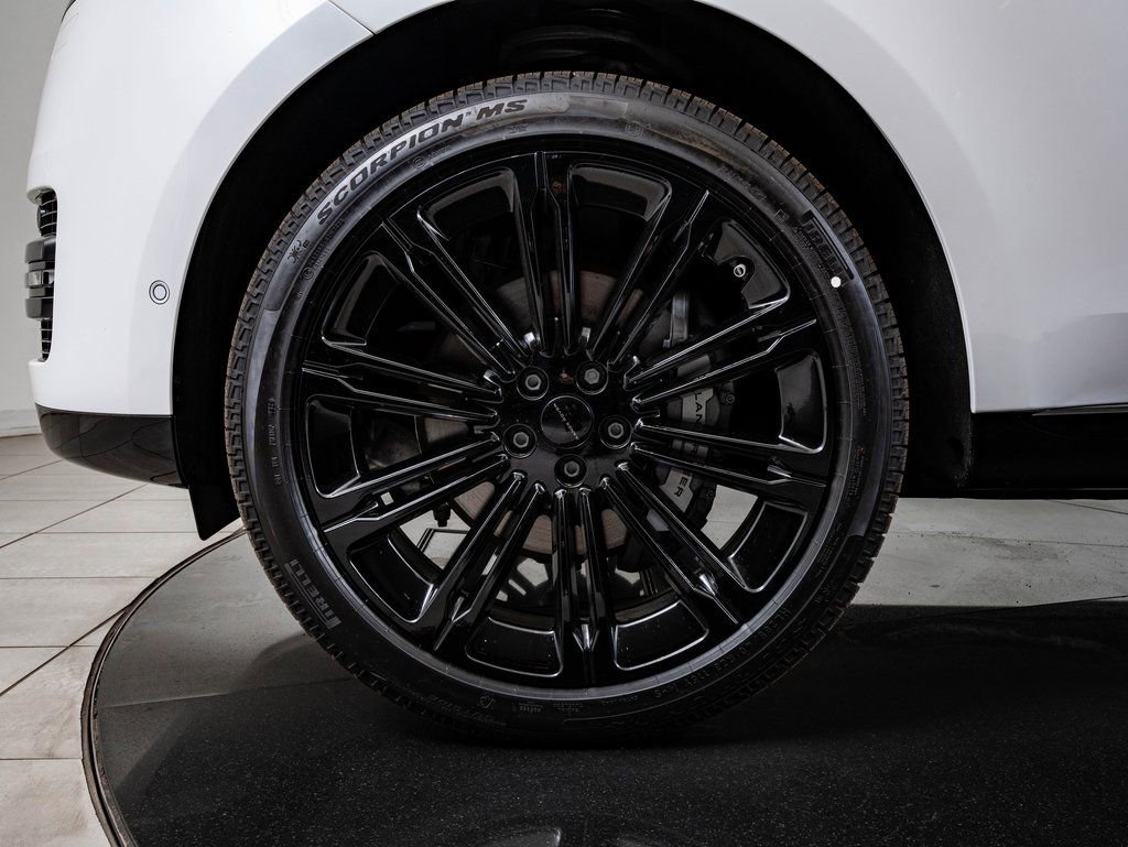 New 2026 Land Rover Range Rover SE AWD/4WD image 13