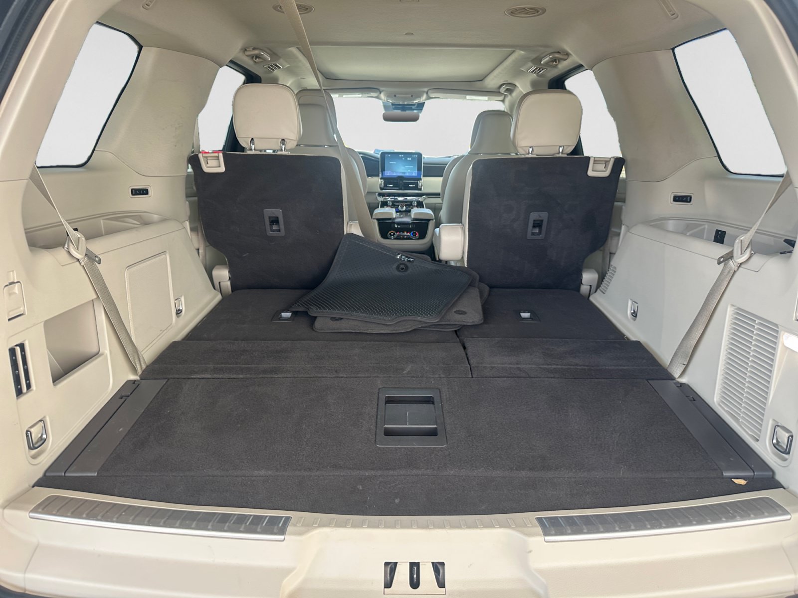 Used 2021 Lincoln Navigator Reserve w/ Luxury Package RWD image 18