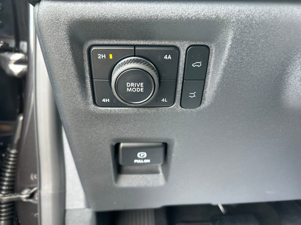 New 2025 Ford Expedition Active image 22