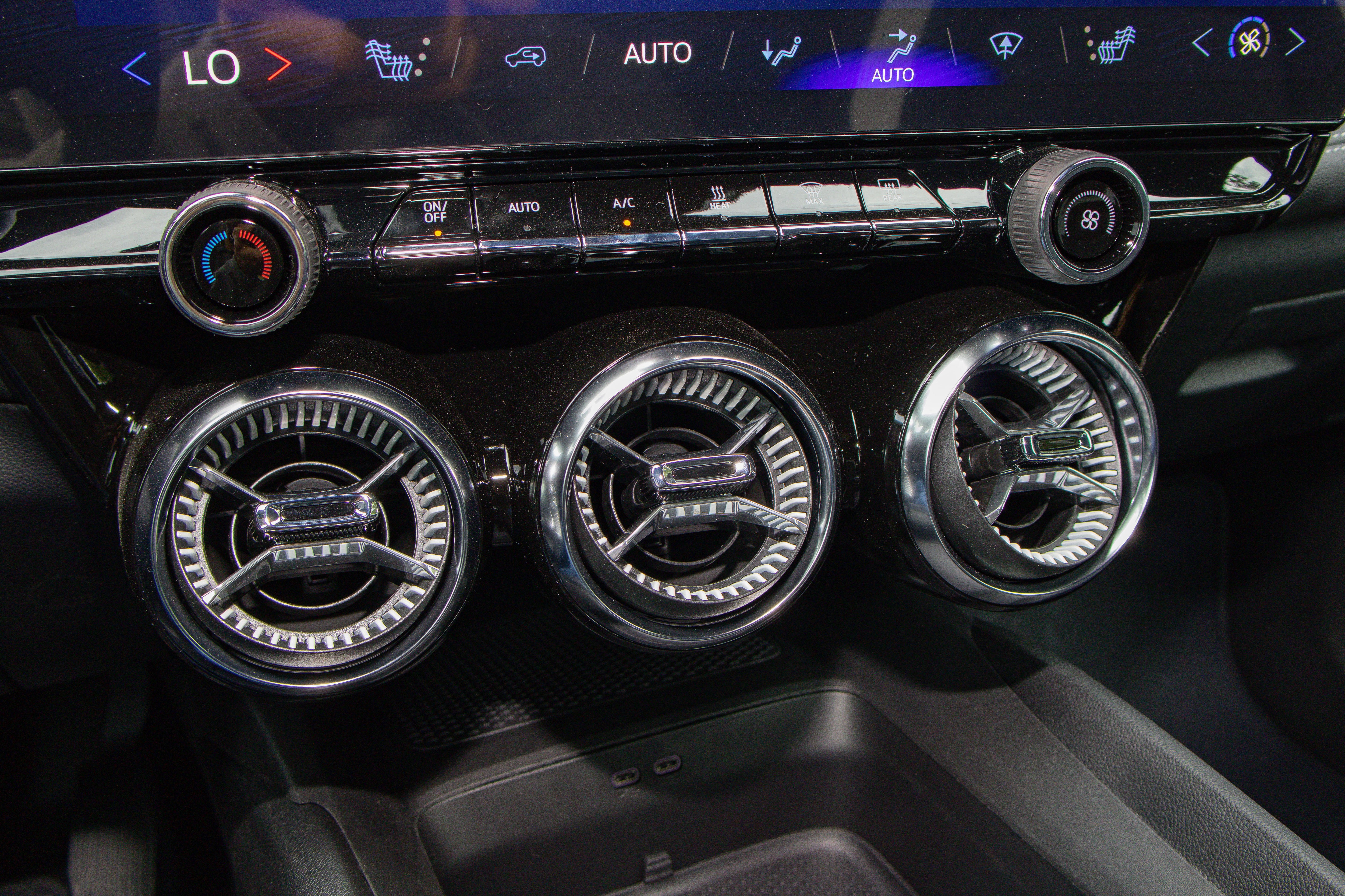 New 2026 Chevrolet Blazer EV LT AWD/4WD image 17