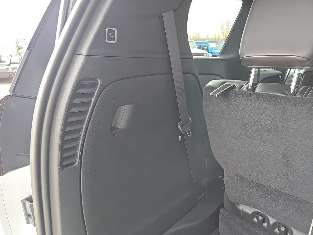 New 2026 Chrysler Pacifica Select w/ S Appearance Package FWD image 97