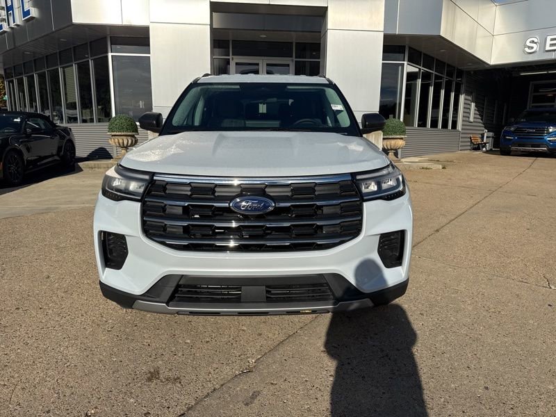 New 2026 Ford Explorer Active image 2