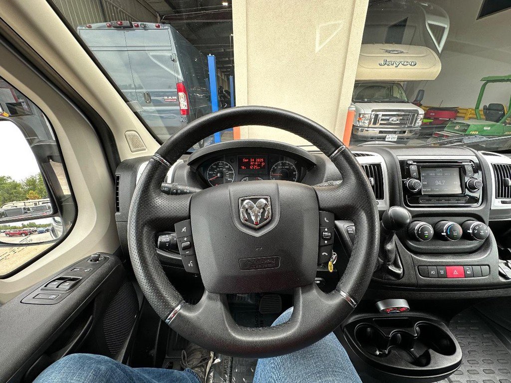 Used 2017 RAM ProMaster 2500 w/ Premium Appearance Group image 32