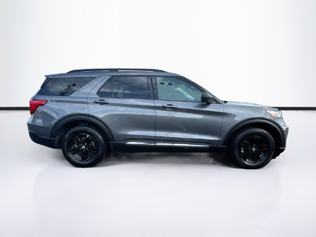 Used 2024 Ford Explorer XLT AWD/4WD image 10