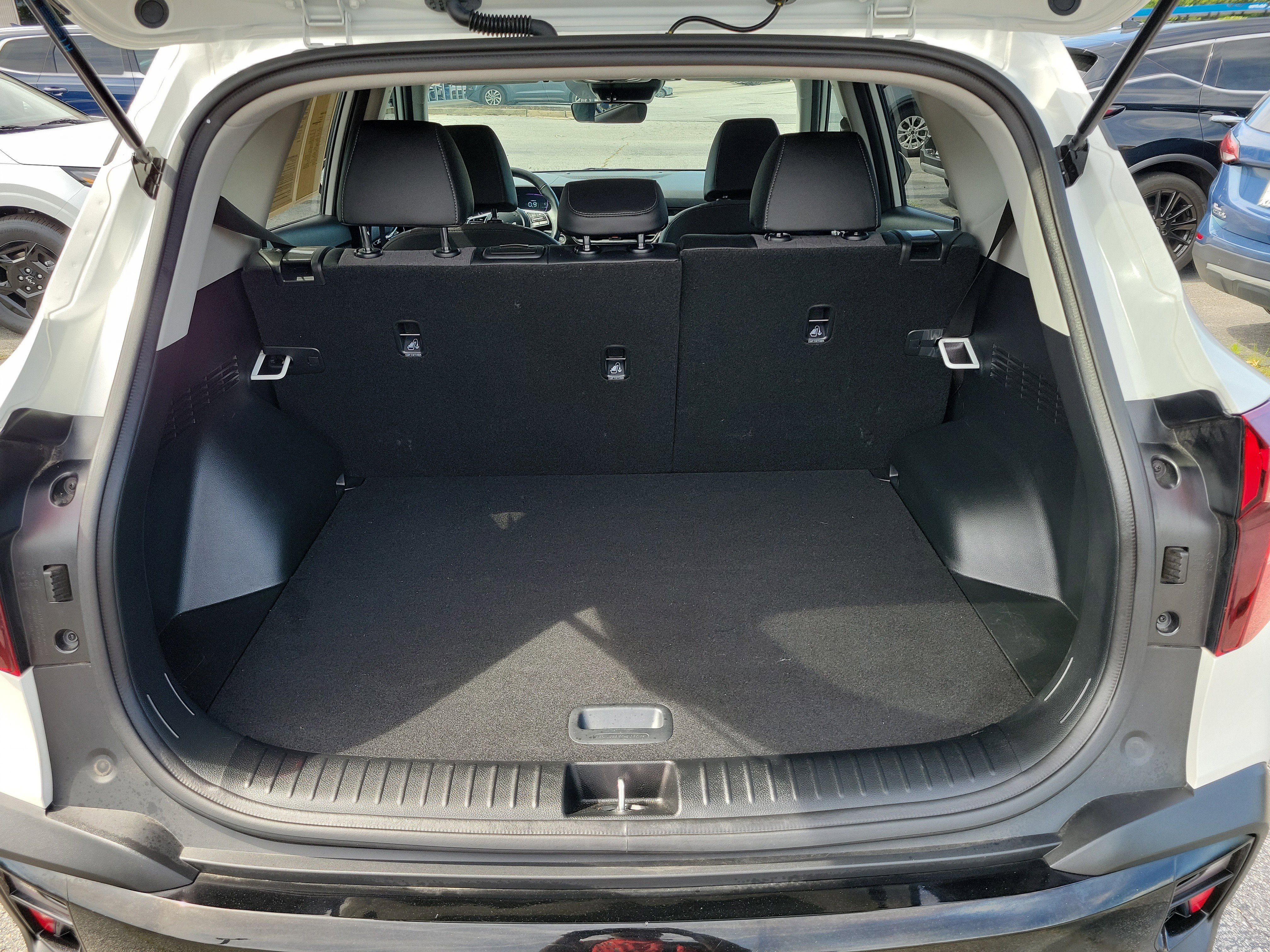 Used 2025 Kia Seltos S FWD image 9