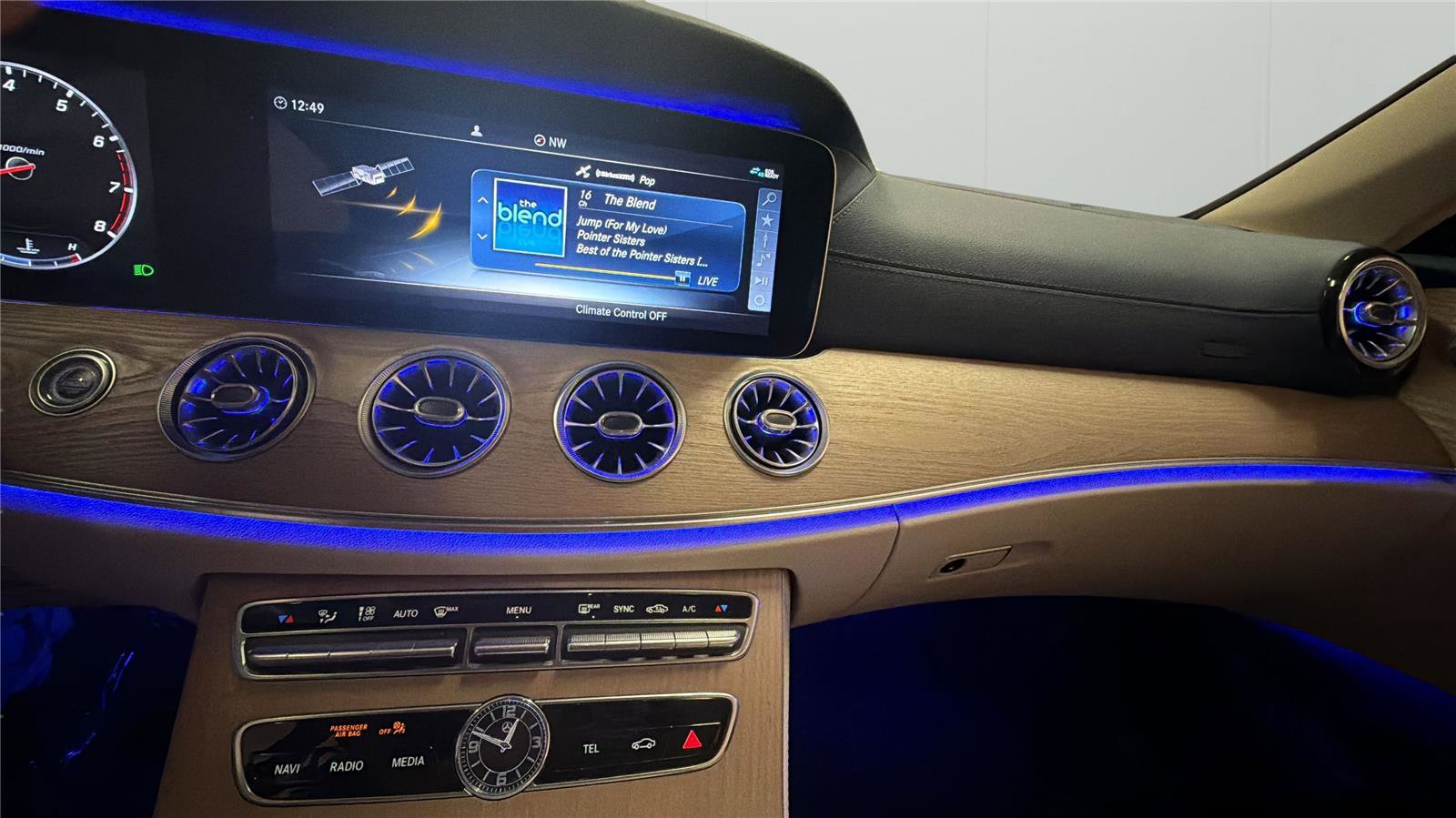 Used 2020 Mercedes-Benz E 450 4MATIC Cabriolet image 18