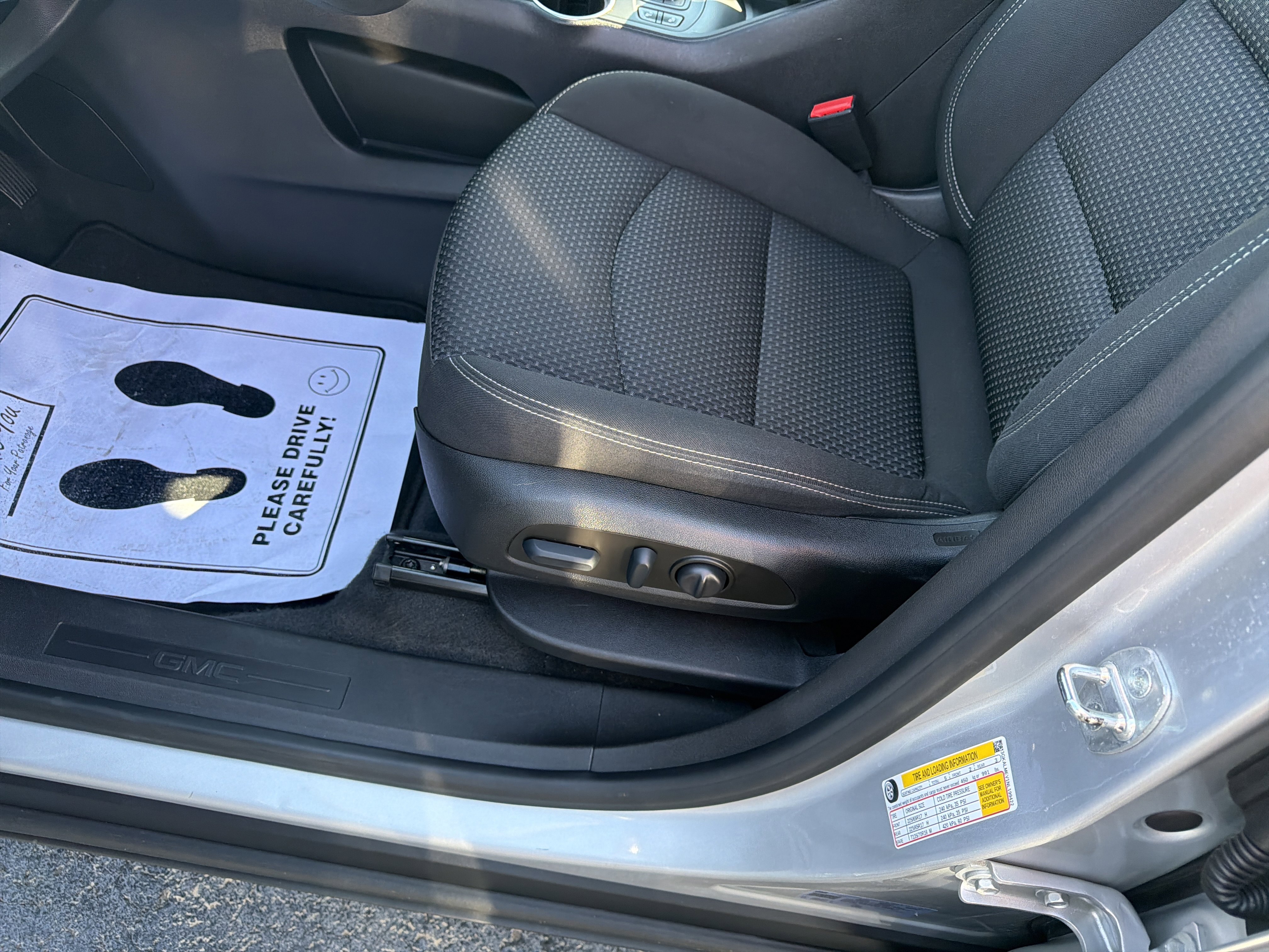 Used 2022 GMC Terrain SLE w/ Driver Convenience Package image 20