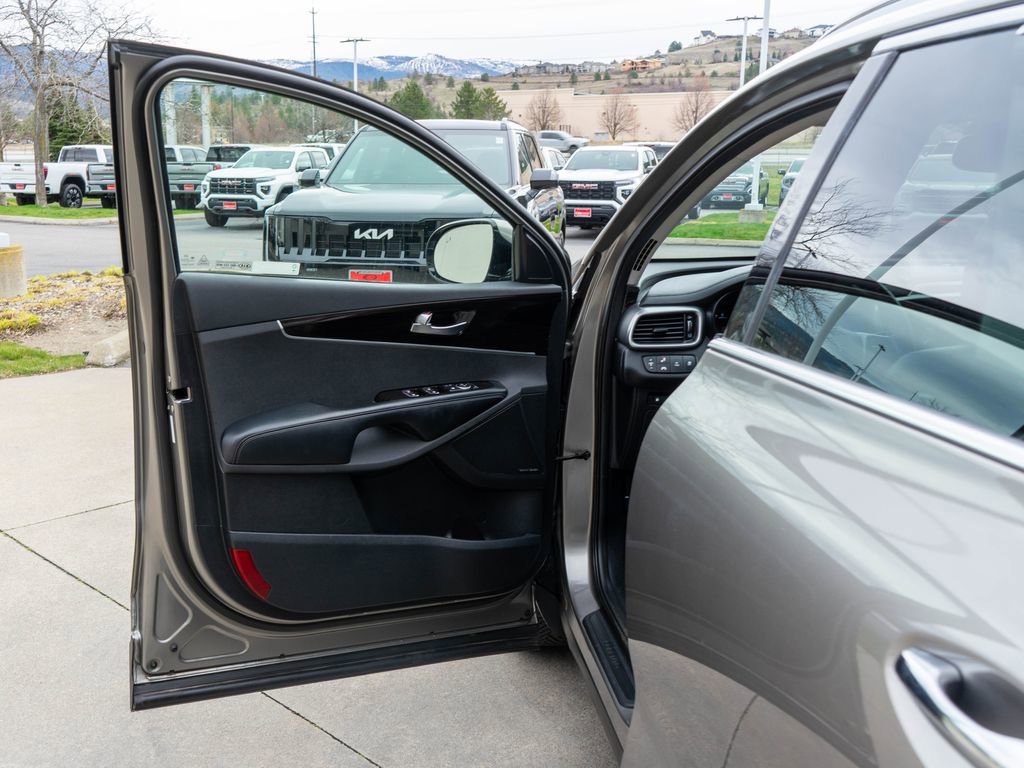 Used 2019 Kia Sorento EX w/ EX Touring Package image 17