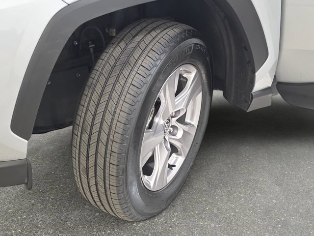 Certified 2025 Toyota RAV4 XLE AWD/4WD image 28