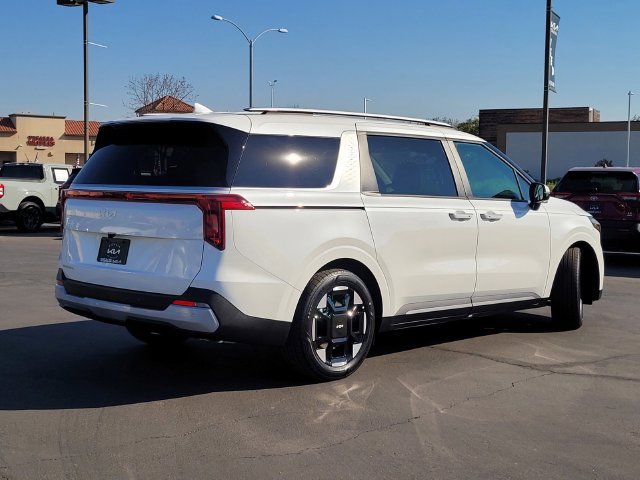New 2026 Kia Carnival EX FWD image 5