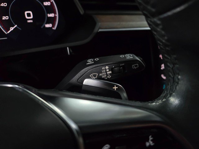 Used 2022 Audi e-tron Premium Plus image 24