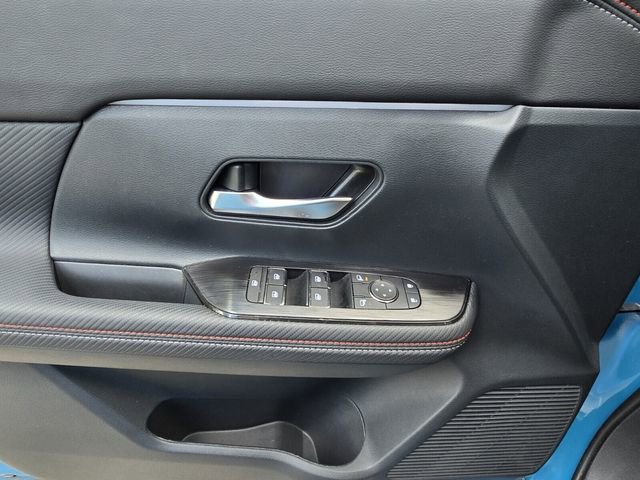 Used 2025 Nissan Kicks SR image 30