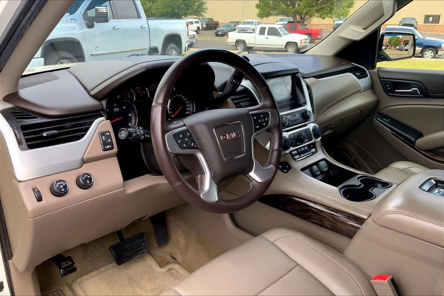Used 2015 GMC Yukon XL SLT w/ Open Road Package AWD/4WD image 18