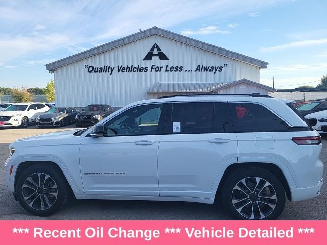 Used 2023 Jeep Grand Cherokee Overland w/ Advanced Protech Group III image 31