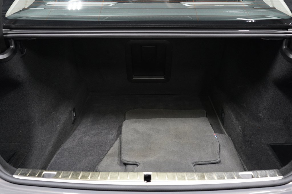 Used 2022 BMW 750Li xDrive AWD/4WD image 17