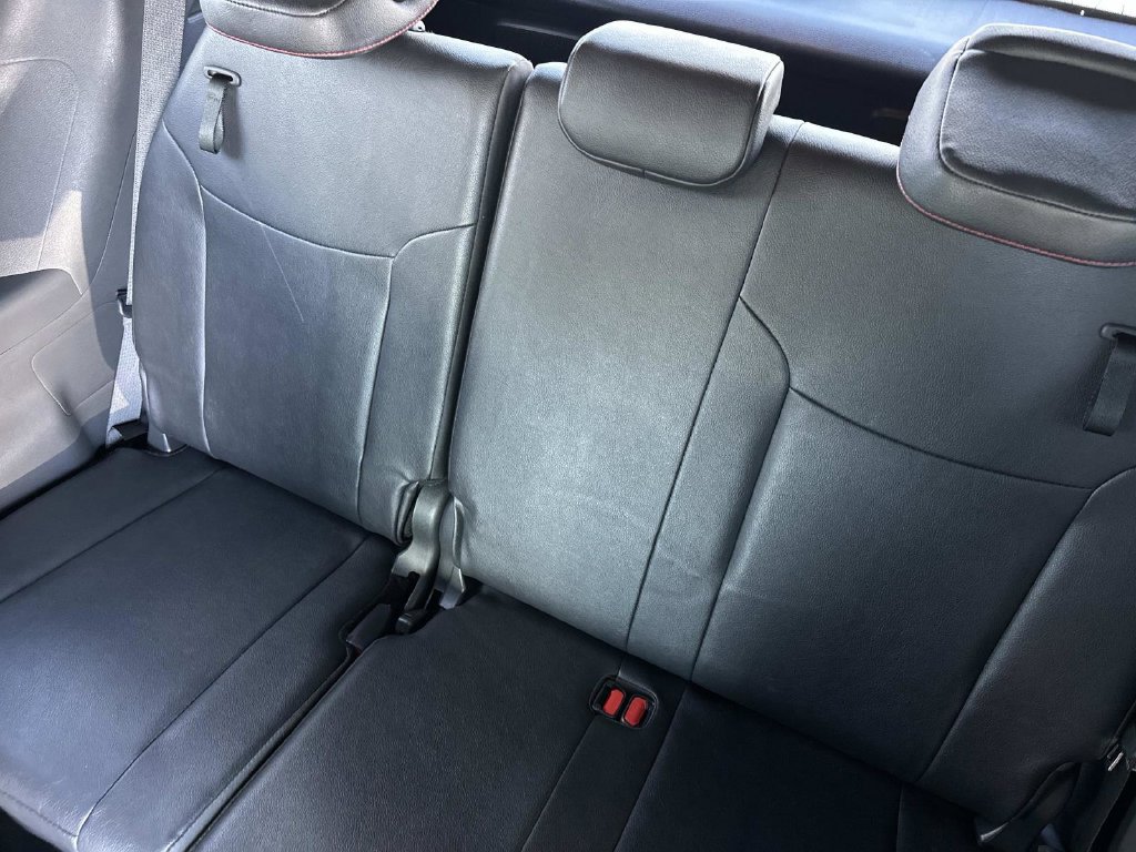 Used 2025 Toyota Sienna XSE FWD image 13