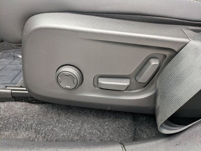 Certified 2023 Volvo C40 P8 Recharge Plus w/ Protection Package Premier AWD/4WD image 15