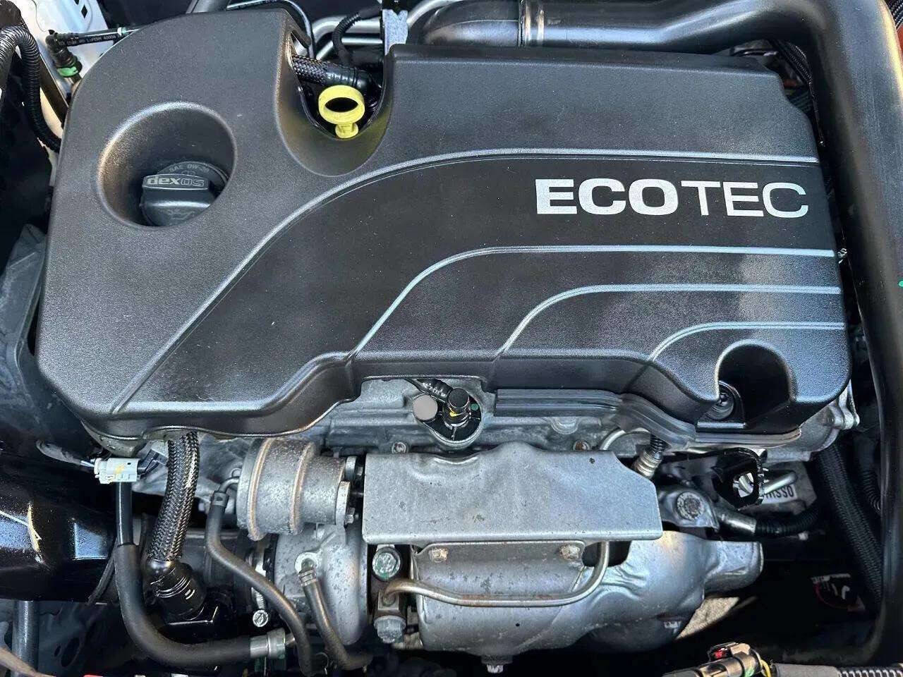 Used 2021 Chevrolet Equinox LT image 30