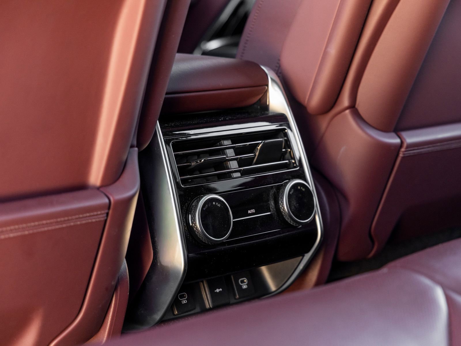 Used 2023 Land Rover Range Rover SE image 33