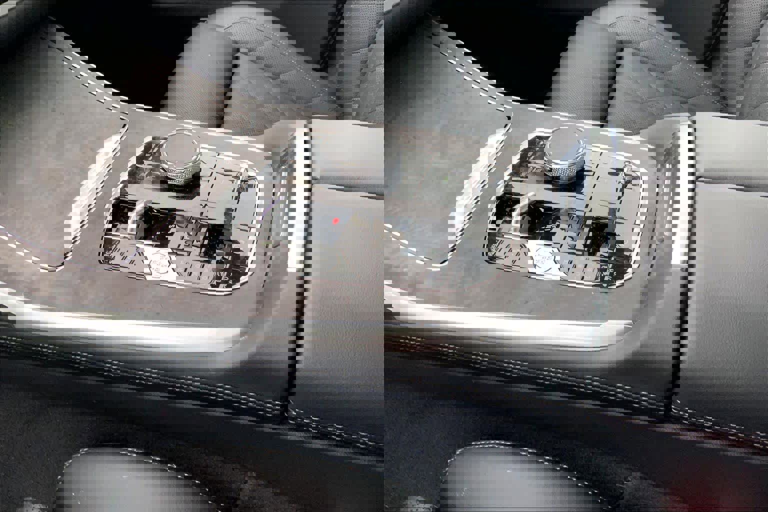 Certified 2025 BMW X7 xDrive40i w/ Premium Package image 18