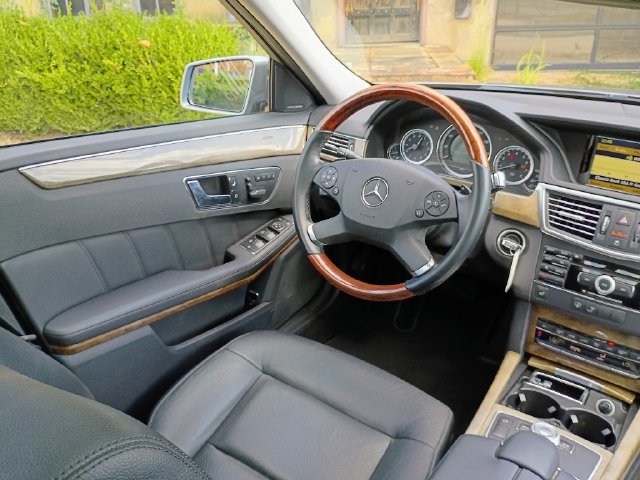 Used 2010 Mercedes-Benz E 350 Sedan image 45