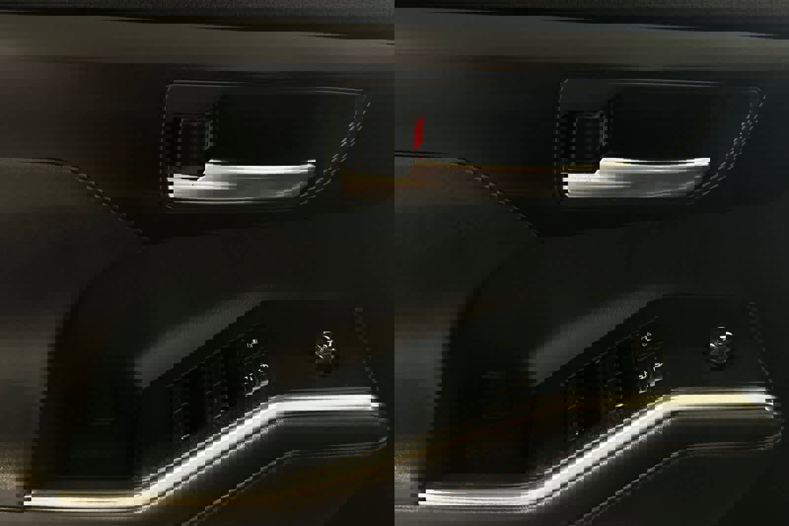 Used 2020 Toyota Highlander XLE image 13