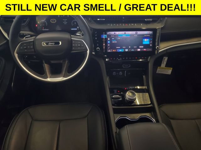 Used 2026 Jeep Grand Cherokee Limited AWD/4WD image 24