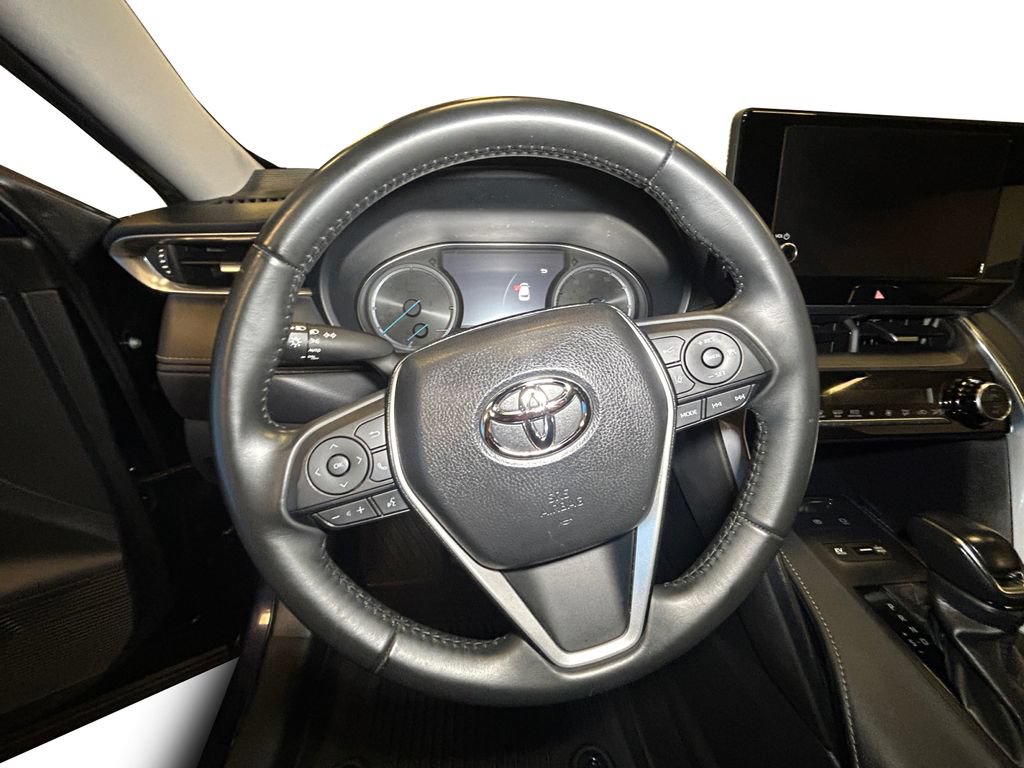 Used 2024 Toyota Venza LE AWD/4WD image 12