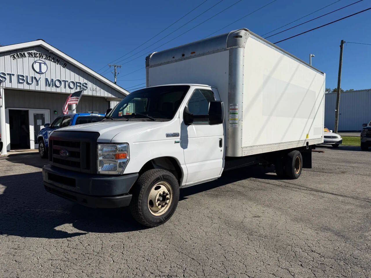 Used 2019 Ford E-350 and Econoline 350 Super Duty w/ Power Windows & Locks Group RWD image 8