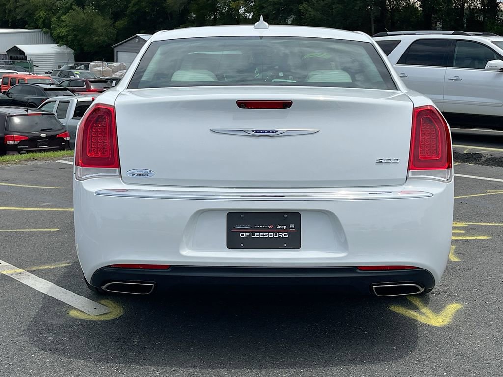 Used 2019 Chrysler 300 Touring w/ Driver Convenience Group RWD image 6
