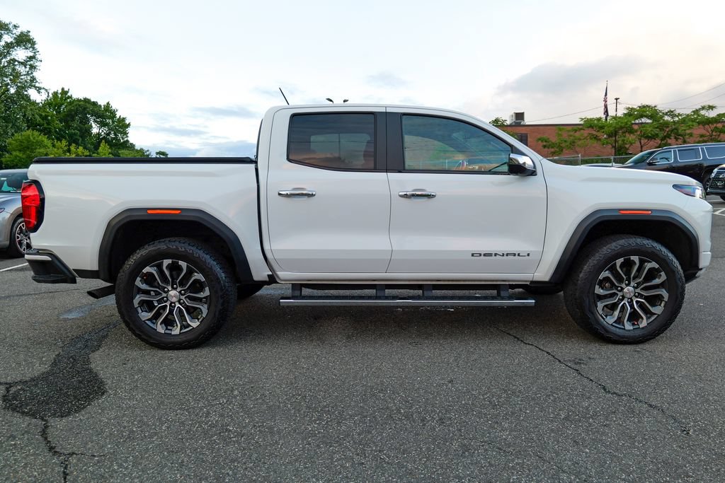 Used 2024 GMC Canyon Denali AWD/4WD image 9